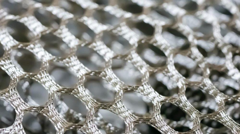 Liviano como plástico, resistente como acero: crean un material que promete revolucionar el mercado