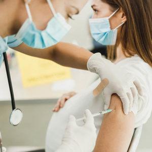 Vacunas contra Covid: científicos descubren un nuevo efecto secundario, ¿cómo es y cuáles son los síntomas?