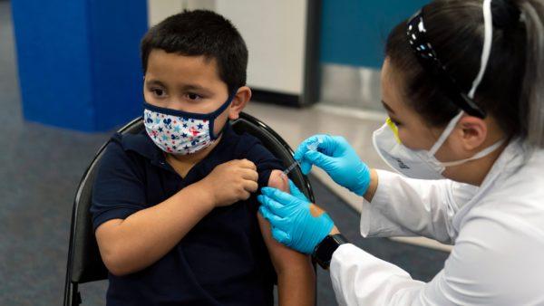 Vacuna Pfizer: por qué la efectividad es baja en niños y niñas de entre 5 y 11 años