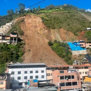 Un alud de piedra y lodo sepultó más de 50 casas en Perú: hay desaparecidos