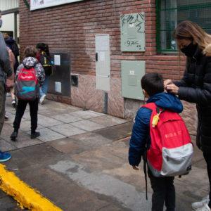 Ya no es obligatorio el uso del barbijo en las escuelas porteñas: la advertencia del Consejo Federal de Salud