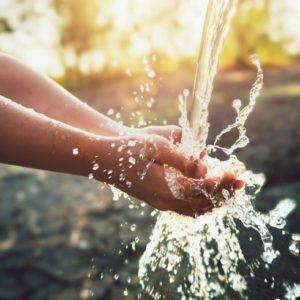 Así Coca-Cola busca mejorar el acceso al agua limpia en América Latina
