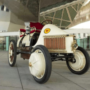 La historia del primer auto híbrido: tenía dos motores eléctricos y uno a combustión