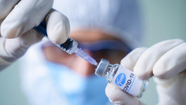 Vacuna contra el Covid-19: revelaron más de 1000 efectos secundarios de Pfizer