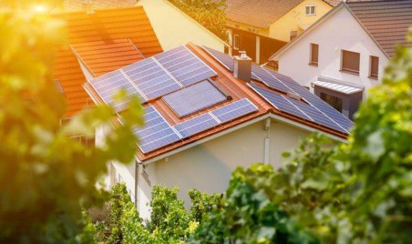 “Unir energía solar y blockchain”, es la propuesta de esta startup: así funciona esta nueva tecnología