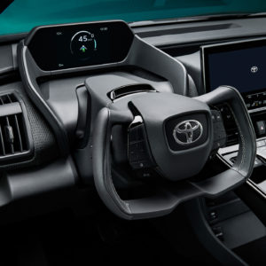 Toyota presentó cuatro nuevos vehículos: dos híbridos, uno eléctrico y otro que utiliza celdas de hidrógeno