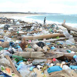 El plástico ya ocupa todos los recursos naturales de la Tierra: cuál es la explicación
