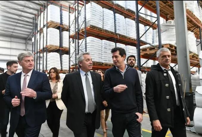 Alberto Fernández en La Pampa: anunció obras, visitó una fábrica de silobolsas e inauguró un centro de residuos