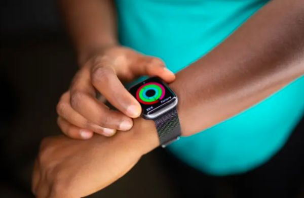 Aprobaron una nueva función de Apple Watch que rastrea la enfermedad de Parkinson