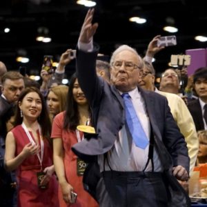 Un megamillonario anunció que regalará el 99% de su fortuna de USD 100 mil millones: quién recibirá el dinero