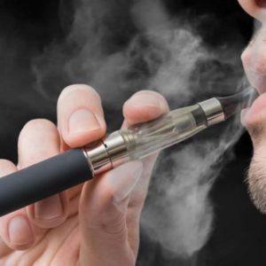 Alerta por los cigarrillos electrónicos desechables: liberan más metales tóxicos que los tradicionales