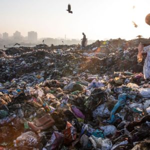Qué país asiático prohibió los plásticos de un solo uso para reducir la alta contaminación de los ríos