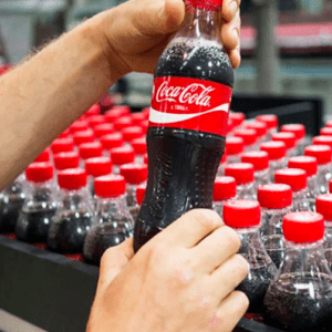 Coca-Cola buscará convertir el CO2 en azúcar y contribuir con el medioambiente