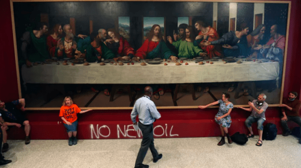 Activistas alemanes se pegaron a una obra de Rafael en protesta contra el cambio climático