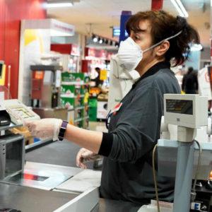 Un reconocido supermercado lanzó ofertas laborales, pero con sueldos por debajo de la línea de la pobreza