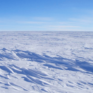 La NASA determinó cuál es el punto más frío de la Tierra: “La temperatura puede descender hasta los 135 grados bajo cero”