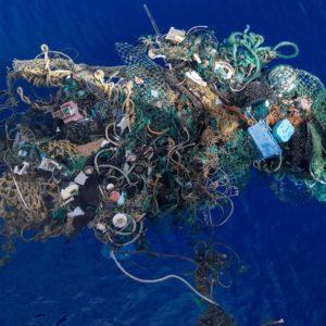 Samsung ganó un premio por reutilizar plástico que iba a terminar en el océano