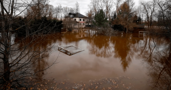 “Hielo, deshielo e inundaciones”, el ciclo que enfrenta Letonia debido al cambio climático