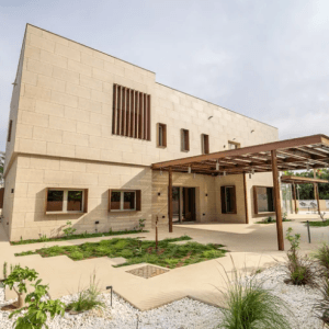 Un argentino construyó una casa smart en Arabia Saudita y recibió la mayor calificación en sustentabilidad