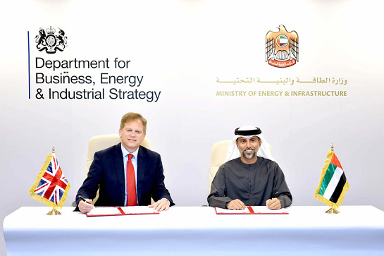 Emiratos Árabes Unidos y Reino Unido firmaron memorando sobre energía y cambio climático