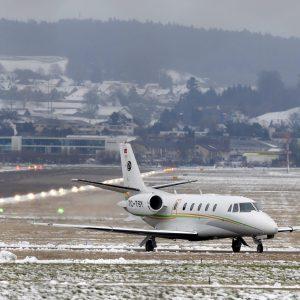 Foro de Davos: los jets privados generaron el mismo CO2 que 350.000 autos en una semana