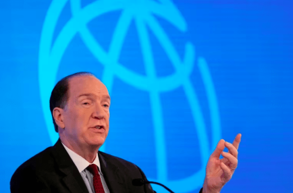 Renuncia el presidente del Banco Mundial por su postura en contra del cambio climático