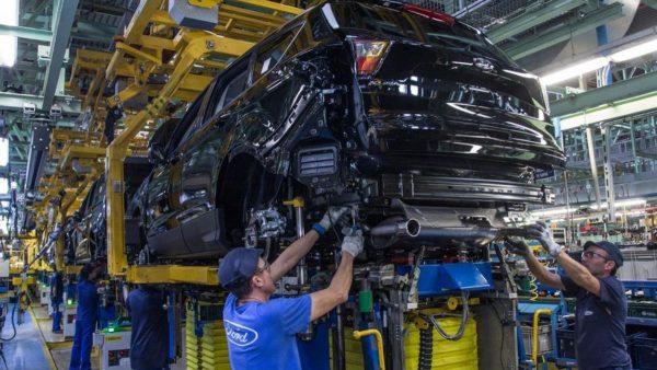 Ford despedirá a casi 4000 trabajadores para reestructurar la empresa y el sindicato se opone