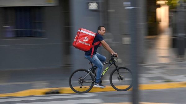 Delivery en Latinoamérica: monopolios y precariedad laboral en las plataformas digitales