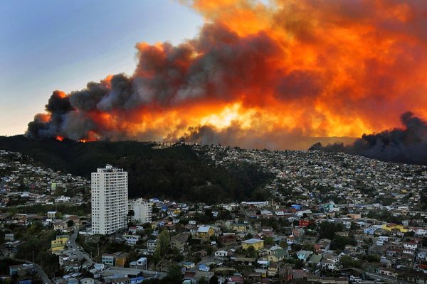 Chile: más de 20 muertos y cientos de heridos por los incendios forestales