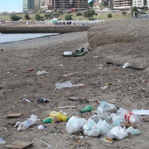 Preparan un primer borrador del tratado contra la contaminación plástica, ¿cuándo estará?