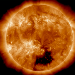 Un nuevo y gigantesco agujero coronal se abrió en el Sol y tiene el tamaño de treinta planetas Tierra