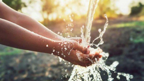 Día Mundial del Agua: el 26% del mundo carece de agua potable y el cambio climático agrava este bien preciado