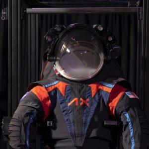Así son los nuevos trajes espaciales de la NASA para viajar a la Luna en 2025