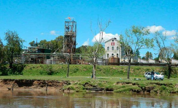 Contaminación del Río Paraná: piden llamar a indagatoria a directivos de Atanor