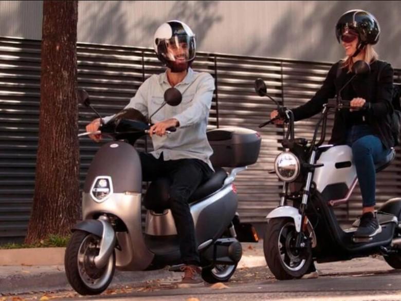 Las motos eléctricas más vendidas: cuánto salen y cómo cuidarlas mejor