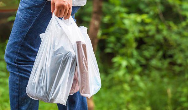 Día Mundial del Reciclaje: para qué el Gobierno porteño empieza a juntar bolsas plásticas en los Puntos Verdes
