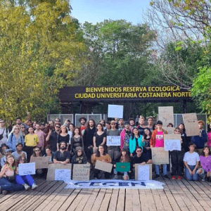 Estudiantes de la UBA marcharon contra la instalación de bares en la Reserva Ecológica