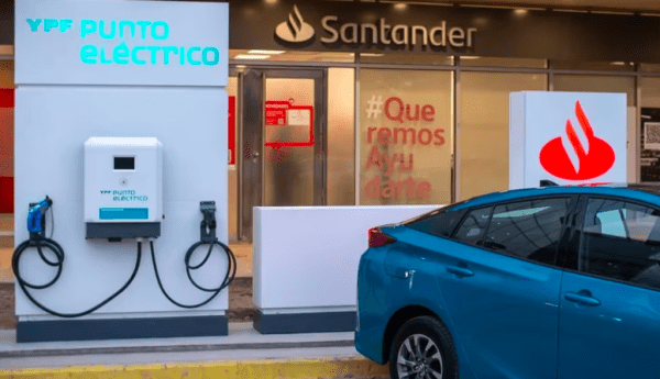 YPF inauguró un punto de carga eléctrica en una sucursal de Santander Argentina