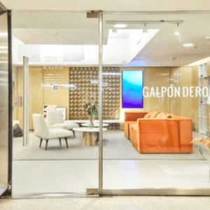 Un reconocido shopping inauguró un nuevo local que “compra” tu ropa para darle una segunda oportunidad