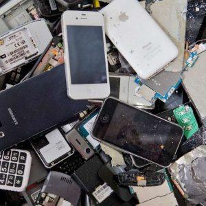 Samsung quiere recolectar más de 14 mil toneladas de residuos electrónicos, ¿cómo lo hará?