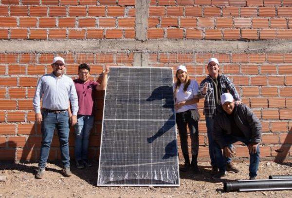 Una importante distribuidora de gas instaló paneles solares en comunidades de los Valles Calchaquíes