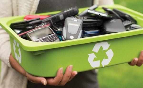 Una empresa argentina reacondiciona celulares para darles una segunda oportunidad y evitar los residuos tecnológicos