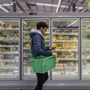 España impulsa una ley pionera de consumo sostenible: los 4 puntos centrales