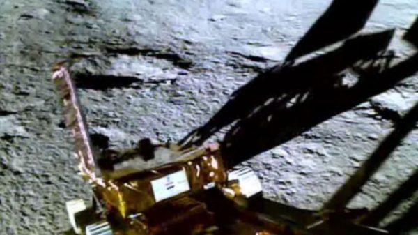 El robot móvil de la India realizó su primer gran descubrimiento en el polo sur de la Luna