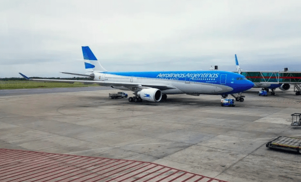 Aerolíneas Argentinas realizó su primer vuelo con combustible sostenible