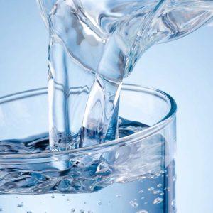 Por qué no se fabrica agua de manera masiva si se conoce la fórmula molecular