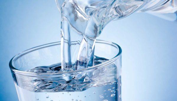 Por qué no se fabrica agua de manera masiva si se conoce la fórmula molecular