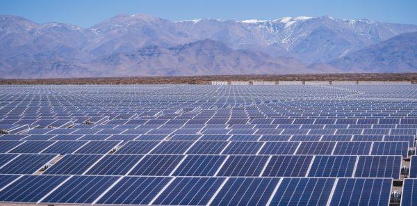 El parque solar más grande de San Juan quedó en manos de una empresa nacional