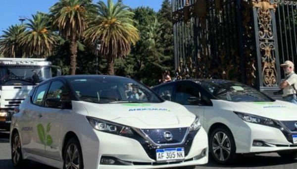 Una reconocida empresa de turismo avanzó con la implementación de autos eléctricos