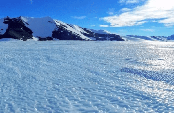 Antártida: detectaron un ciclo de deshielo oculto que acelera el aumento del nivel del mar